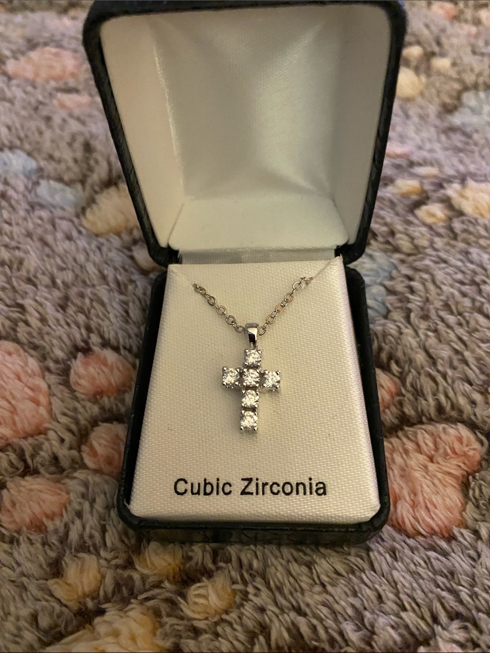 Cross Pendant Necklace - Silver